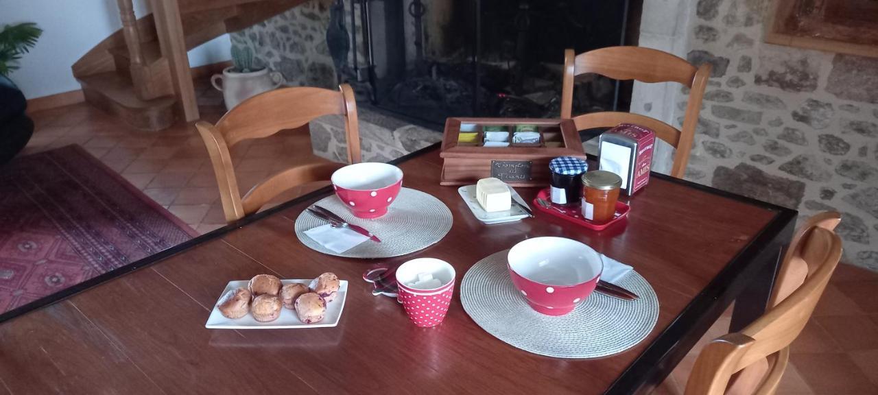 La Mesange Bleue Acomodação com café da manhã Ecuras Exterior foto